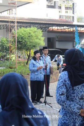 Inspektur Upacara Membacakan Teks Pancasila 1