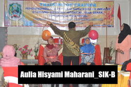 Peserta mengikuti games dari pemateri