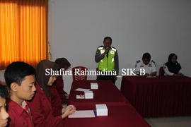 Menyayikan lagu kebangsaan indonesia raya kegiatan sosialisasi/penyuluhan ketertiban lalu lintas ...