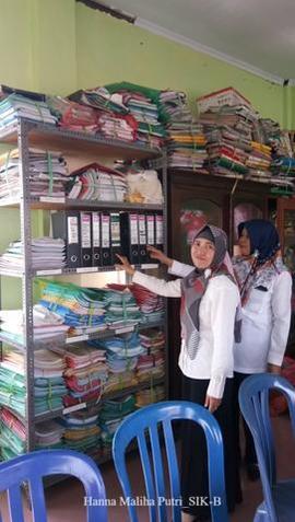 Rak arsip sebagai tempat penyimpanan