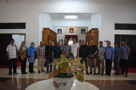 Bpk. Bupati, Kepala DPMPTSP Kab. Magetan foto bareng dengan Investor dari Jepang