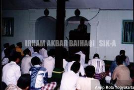 Camat Wilayah Kraton memberikan sambutan