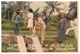 Peninjauan lapangan anggota DPRD Kabupaten Daerah tingkat II Sleman Kelompok I Sleman Tengah pada...